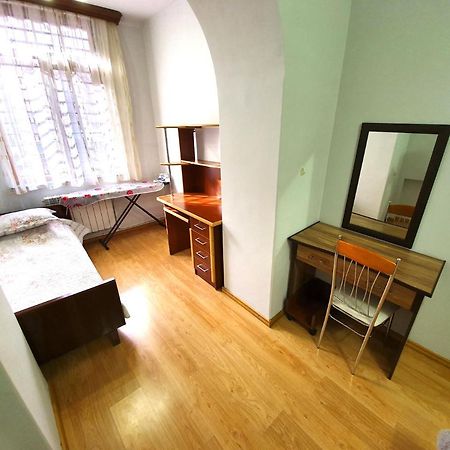 Cozy Apartment Near Opera House Ереван Экстерьер фото