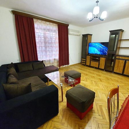 Cozy Apartment Near Opera House Ереван Экстерьер фото