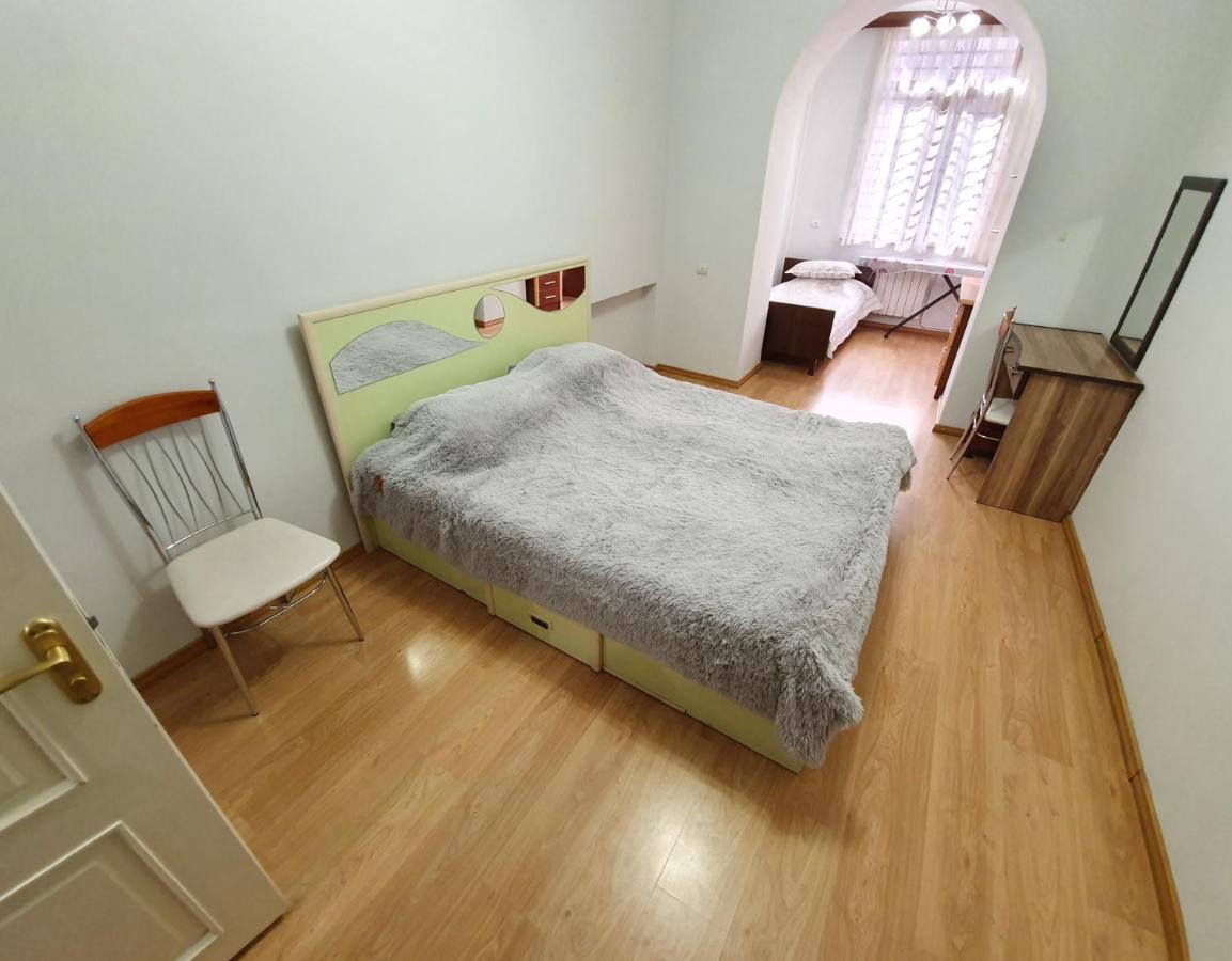 Cozy Apartment Near Opera House Ереван Экстерьер фото